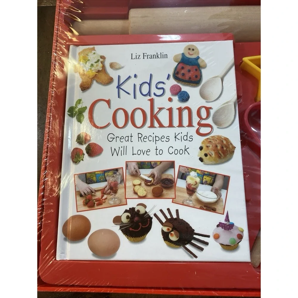 Child's 8  Piece‎ Kids Cooking Set by Liz Franklin Book With Accessories